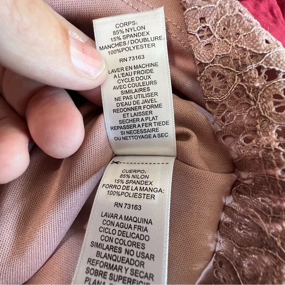 Cable & Gauge women's medium mauve color layered lace tank top - Picture 3 of 13